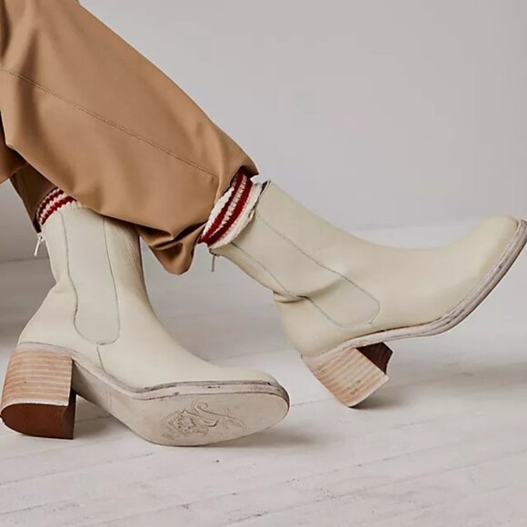 Free People Essential Chelsea Boots - Picture 2 of 14